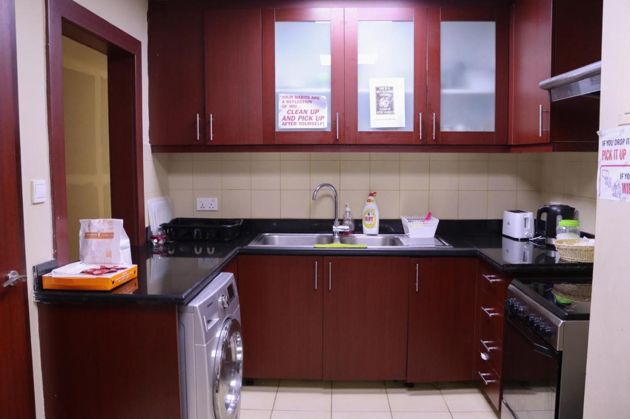 California Hostel Dubai Beach Экстерьер фото